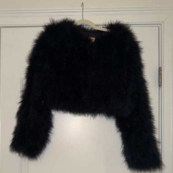 Bubish Jackets & Blazers - Elegant Black Cropped Feather Jacket